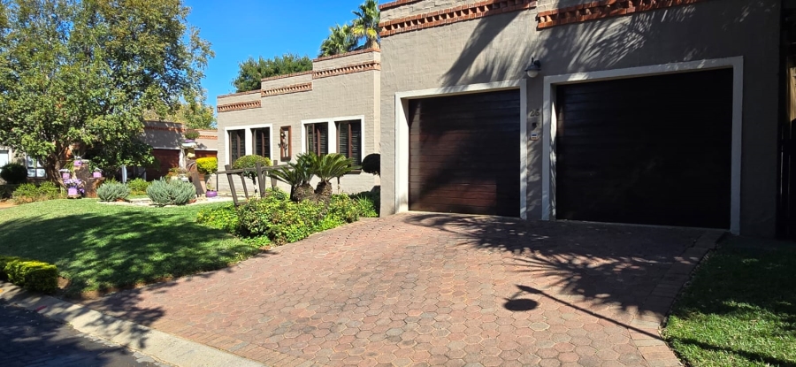4 Bedroom Property for Sale in Waterval East North West